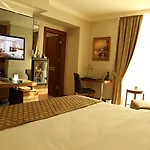 Armis Hotel